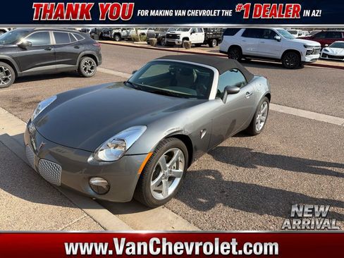 Used 2006 Pontiac Solstice Convertible w/ Premium Package RWD image 1