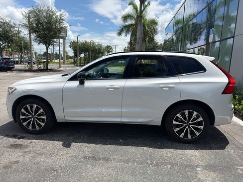 Used 2024 Volvo XC60 B5 Core AWD/4WD image 4