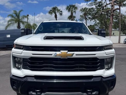 Used 2025 Chevrolet Silverado 2500 Custom w/ Custom Value Package AWD/4WD image 2