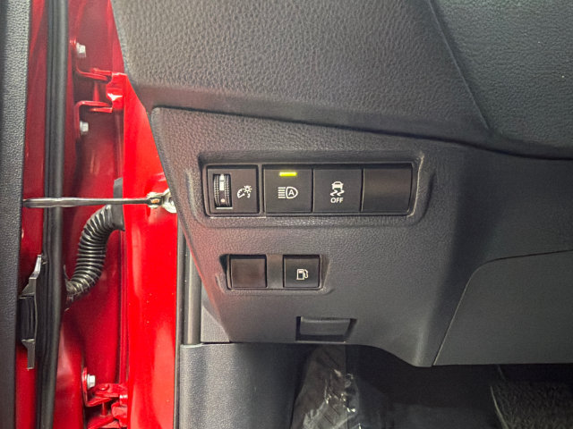 Used 2024 Toyota Corolla Cross AWD Hybrid w/ Moonroof Package image 26