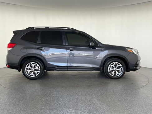 Certified 2023 Subaru Forester Premium image 2