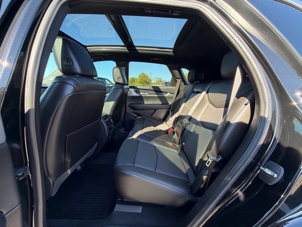 Used 2022 Cadillac XT5 Premium Luxury AWD/4WD image 6