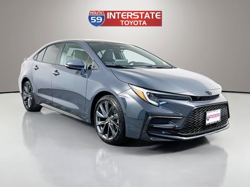 Certified 2025 Toyota Corolla XSE FWD image 1