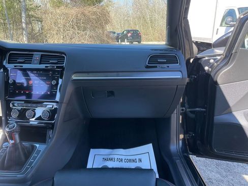 Used 2021 Volkswagen GTI SE image 29