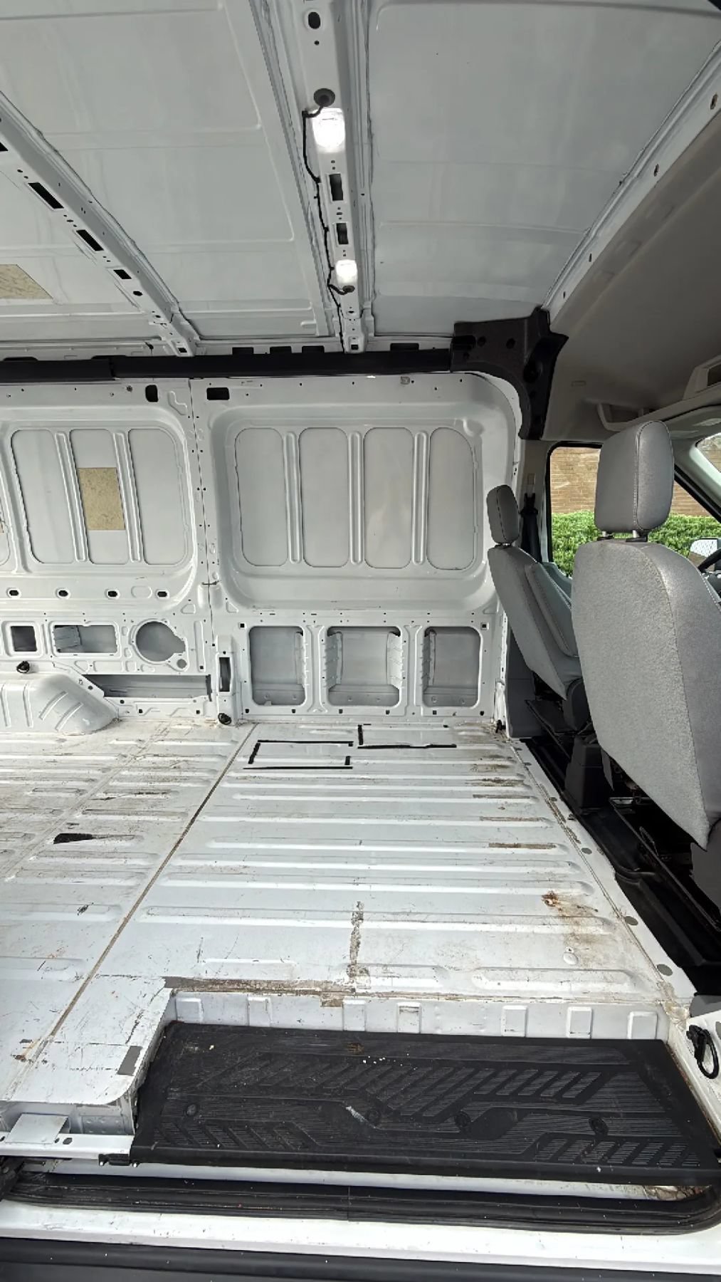 Used 2018 Ford Transit 350 148 Medium Roof RWD image 17
