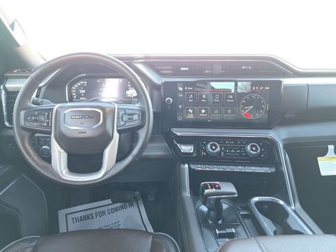 Used 2025 GMC Sierra 1500 Denali w/ Technology Package AWD/4WD image 12
