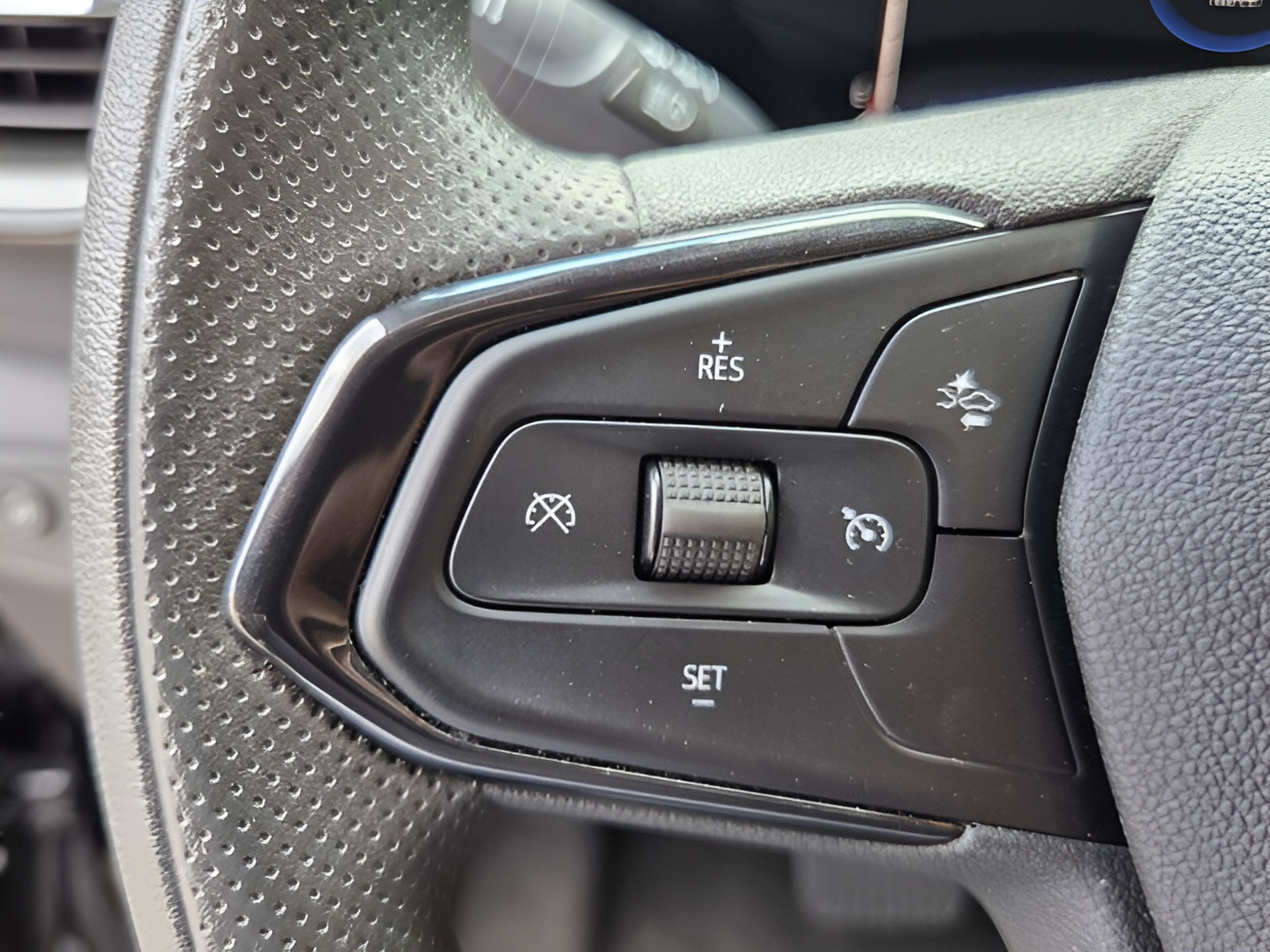Used 2025 Chevrolet TrailBlazer LT FWD image 24