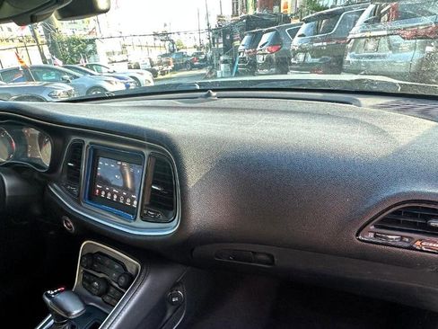 Used 2019 Dodge Challenger SXT RWD image 10