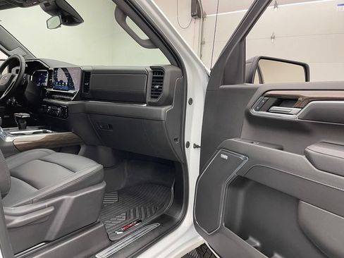 Used 2024 Chevrolet Silverado 1500 LT Trail Boss w/ Convenience Package II AWD/4WD image 30