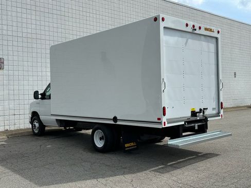 New 2027 Ford E-350 and Econoline 350 Super Duty w/ Power Equipment Group image 26