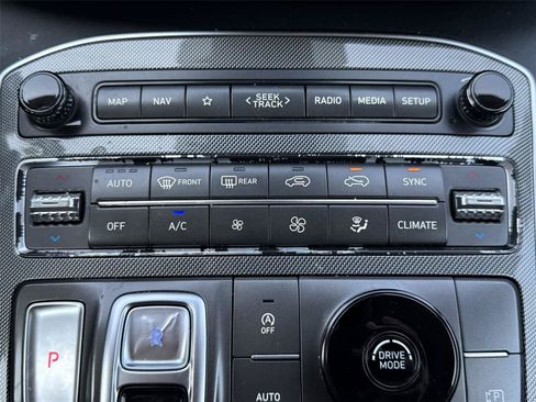 Used 2022 Hyundai Santa Fe SEL w/ Convenience + Premium Package FWD image 19
