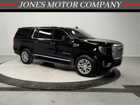 Used 2021 GMC Yukon XL Denali image 1