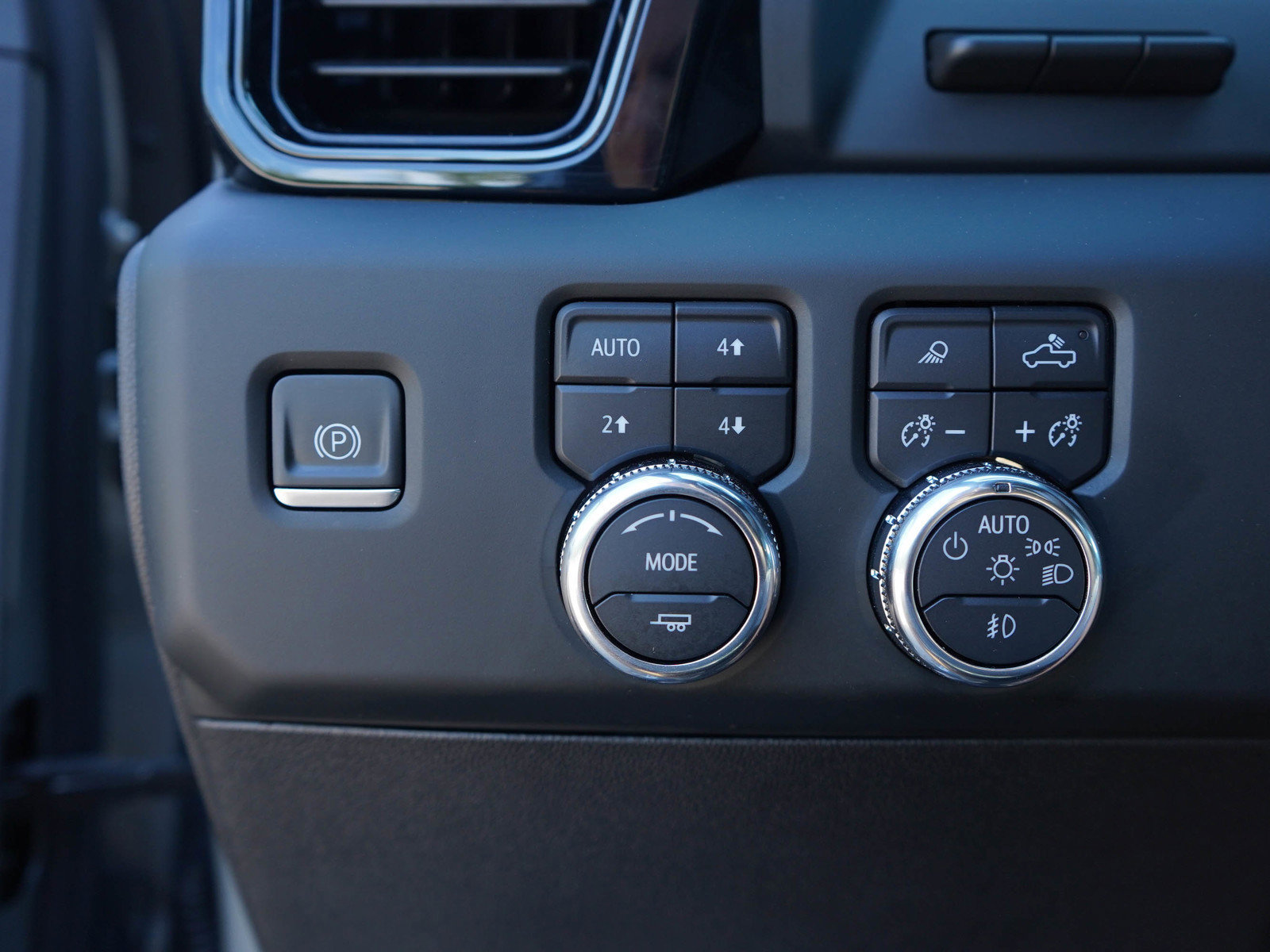 Used 2024 GMC Sierra 2500 AT4X AWD/4WD image 29