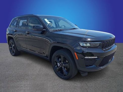 Used 2024 Jeep Grand Cherokee Limited w/ Black Appearance Package AWD/4WD image 3