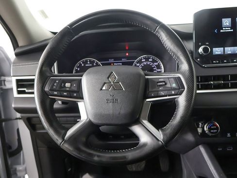 Used 2024 Mitsubishi Outlander SE image 39