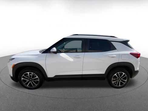 Used 2025 Chevrolet TrailBlazer LT image 9