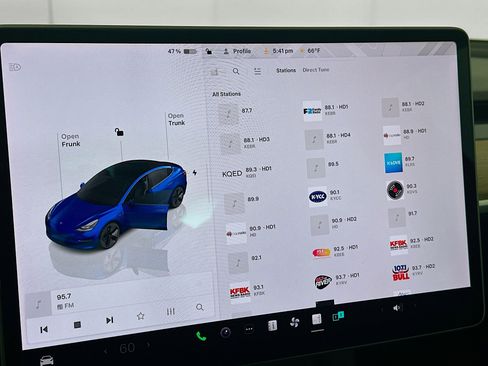 Used 2023 Tesla Model 3 Standard Range image 19