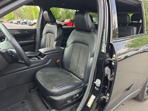 Used 2021 Jeep Grand Cherokee L Laredo AWD/4WD image 11