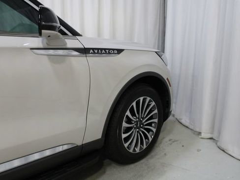 Used 2020 Lincoln Aviator Reserve w/ Elements Package Plus AWD/4WD image 28