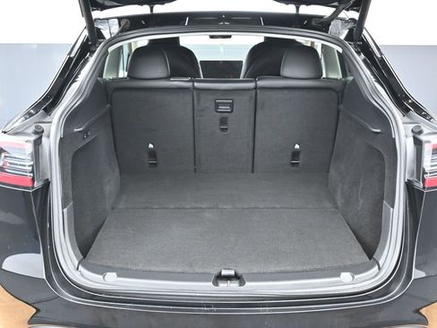 Used 2023 Tesla Model Y 2WD image 14