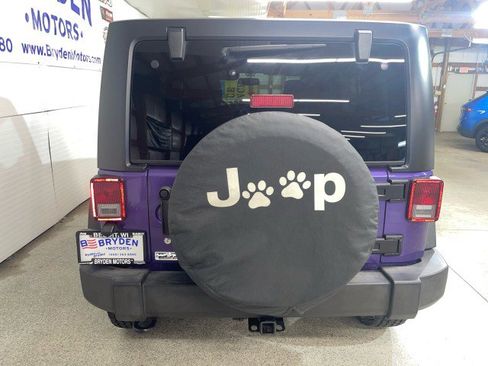 Used 2017 Jeep Wrangler Unlimited Rubicon w/ Cold Weather Group image 4