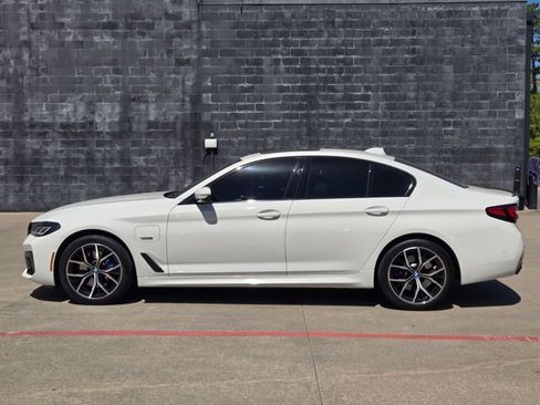Used 2023 BMW 530e w/ M Sport Package image 8