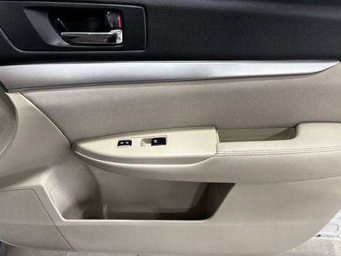 Used 2014 Subaru Outback 2.5i Premium image 16