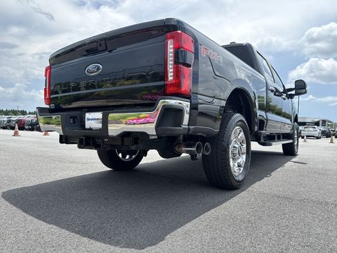 Used 2025 Ford F250 Lariat w/ Chrome Package image 10