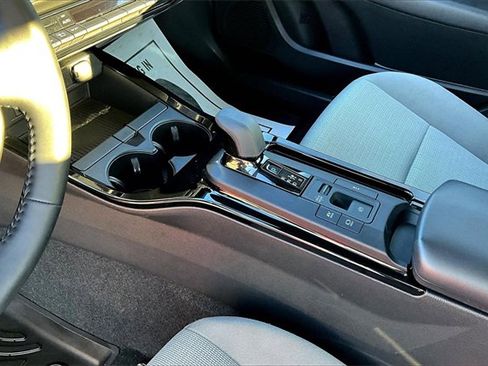 Used 2024 Toyota Prius LE image 17