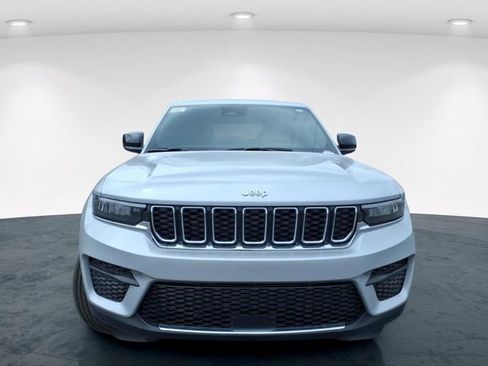New 2026 Jeep Grand Cherokee Laredo AWD/4WD image 4