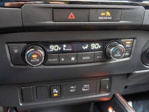 Used 2022 Nissan Frontier PRO-4X w/ Technology Package image 25