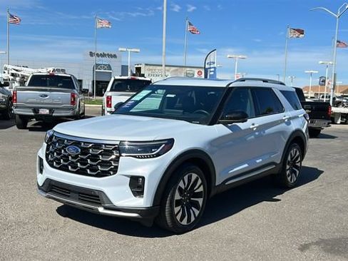 Certified 2025 Ford Explorer Platinum w/ LUX Leather Package AWD/4WD image 8
