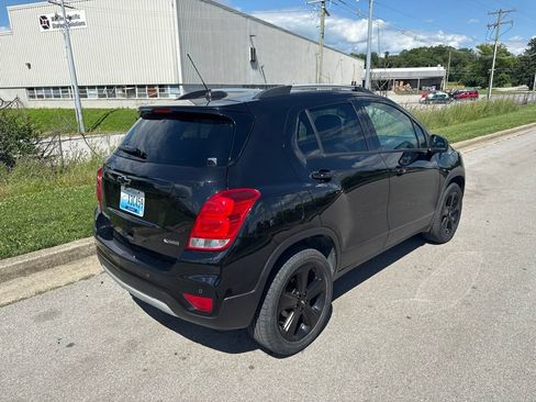 Used 2018 Chevrolet Trax Premier w/ Midnight Edition AWD/4WD image 3