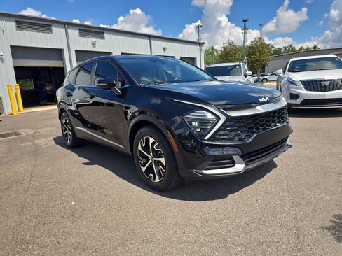 Certified 2024 Kia Sportage EX FWD image 2