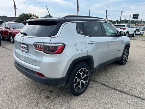 Used 2025 Jeep Compass Limited AWD/4WD image 10