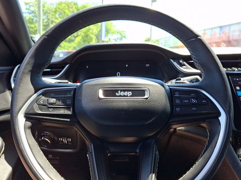 Used 2023 Jeep Grand Cherokee Altitude AWD/4WD image 20