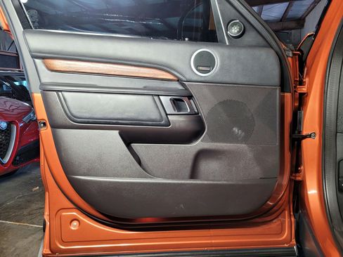 Used 2018 Land Rover Discovery HSE Luxury image 19