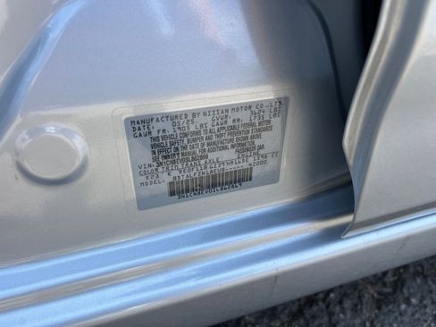 Used 2025 Nissan Versa SV FWD image 34
