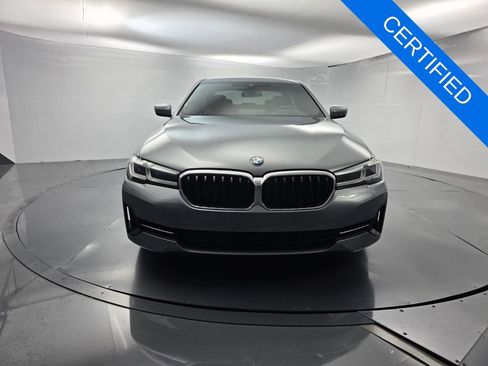 Used 2023 BMW 530i w/ Premium Package RWD image 2