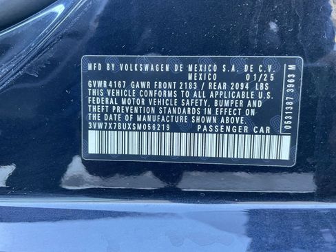 Used 2025 Volkswagen Jetta SE image 29