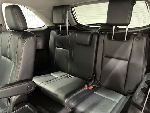 Used 2019 Toyota Highlander SE AWD/4WD image 19