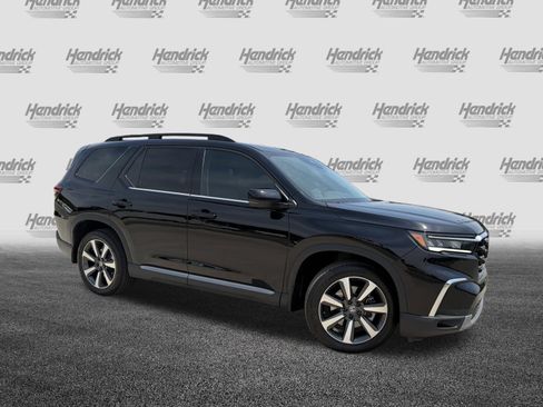 Used 2025 Honda Pilot Elite image 2
