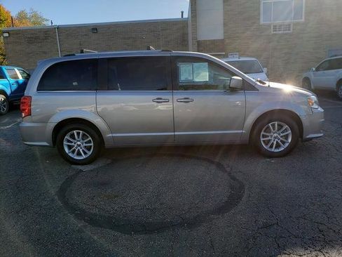 Used 2020 Dodge Grand Caravan SXT image 8