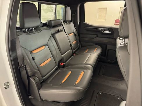 Used 2024 GMC Sierra 1500 AT4 w/ Technology Package AWD/4WD image 41
