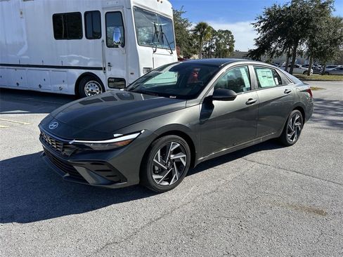 New 2025 Hyundai Elantra Limited image 14