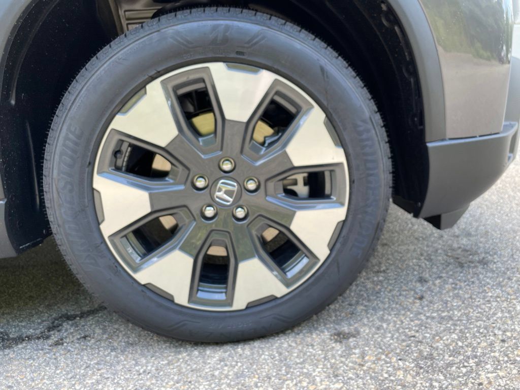 New 2026 Honda Pilot Touring image 6