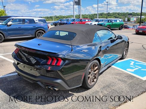 Used 2025 Ford Mustang GT Premium RWD image 3