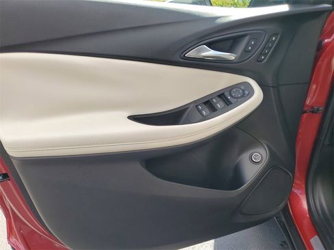 Used 2020 Buick Encore GX Essence w/ Advanced Technology Package image 17