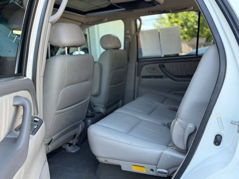 Used 2004 Toyota Sequoia Limited RWD image 23