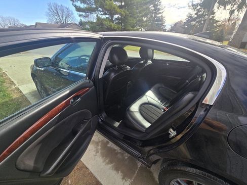Used 2009 Buick Lucerne Super image 12